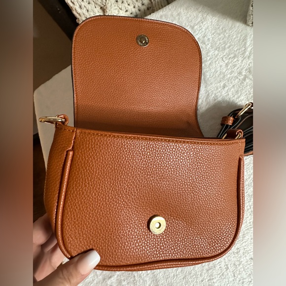 Tan Crossbody Purse Designer likeness fringe tassel - Picture 5 of 6